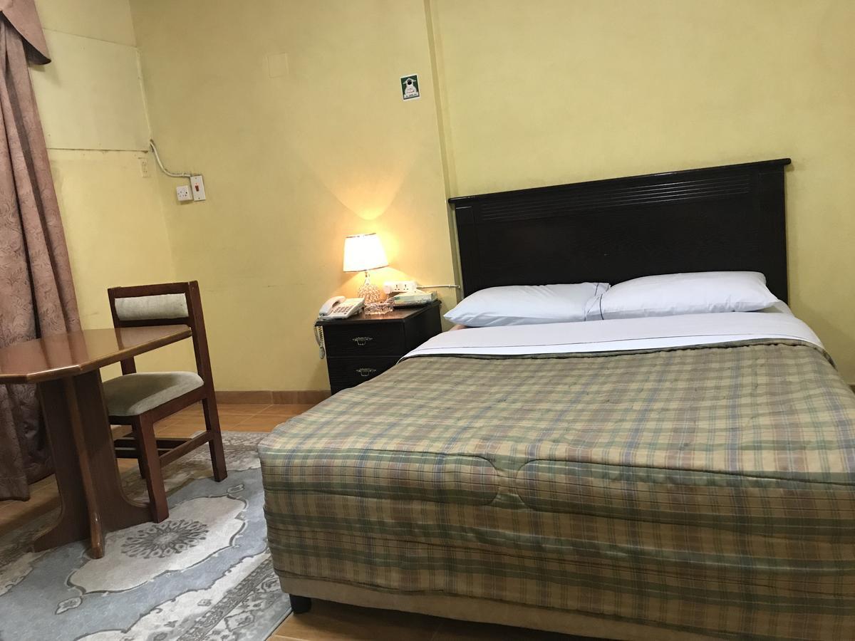 Al Musafer Hotel Riyadh Рияд Екстериор снимка